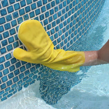 Charger l'image dans la galerie, Kokido Scrub-O-Pool Handschoen - Handschoen Om Waterlijn Te Reinigen Zwembad